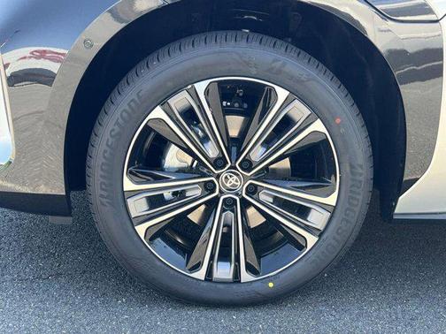 2025 Toyota bZ4X Limited
