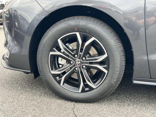 2025 Toyota Sienna Platinum