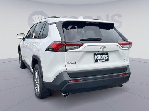 2025 Toyota RAV4 XLE