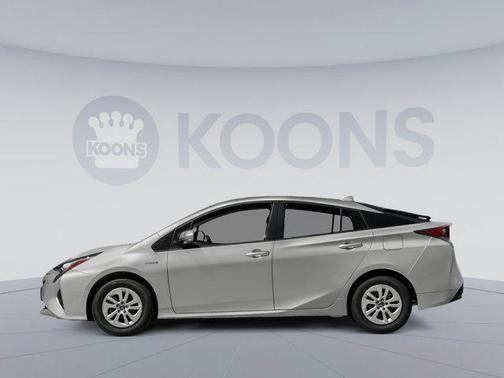 Classic Silver Metallic 2017 Toyota Prius Two