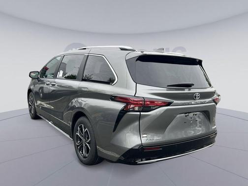 Heavy Metal 2026 Toyota Sienna Platinum