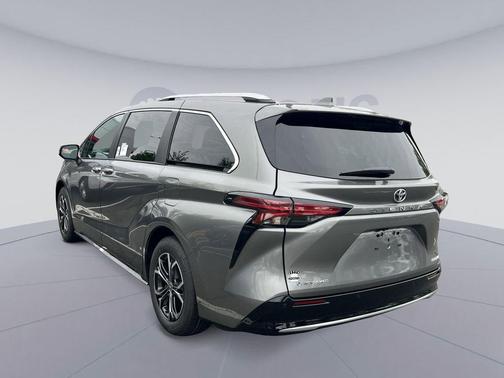 Heavy Metal 2026 Toyota Sienna Platinum