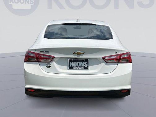 2022 Chevrolet Malibu FWD LT