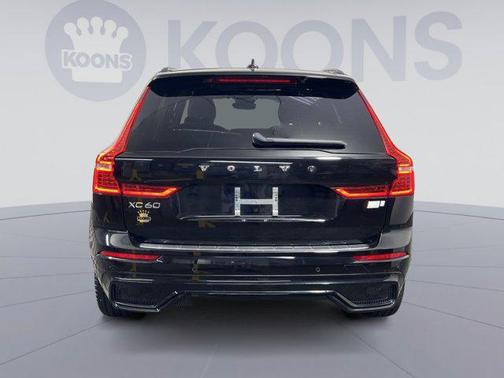 2022 Volvo XC60 Recharge Plug-In Hybrid T8 R-Design