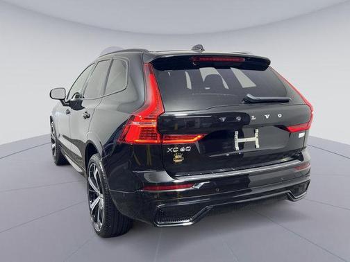 2022 Volvo XC60 Recharge Plug-In Hybrid T8 R-Design