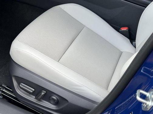 2025 Toyota Prius XLE
