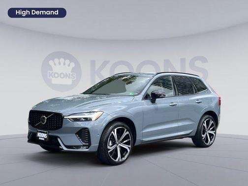 2024 Volvo XC60 B5 Ultimate Dark Theme