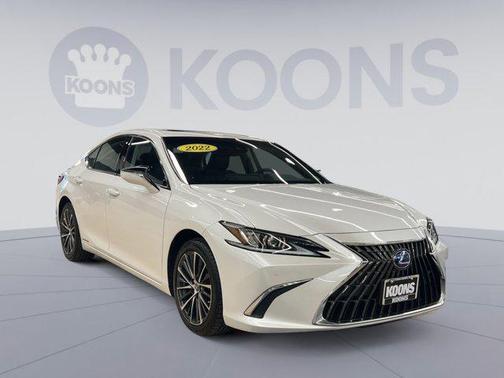 2022 Lexus ES 300h Base