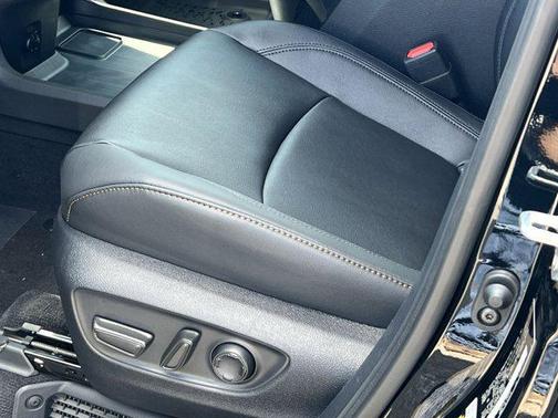 Midnight Black Metallic 2026 Toyota Sienna Woodland Edition