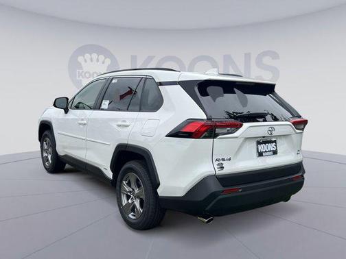 2025 Toyota RAV4 Hybrid XLE