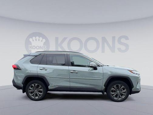 2022 Toyota RAV4 Hybrid XLE Premium