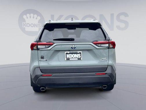 2022 Toyota RAV4 Hybrid XLE Premium