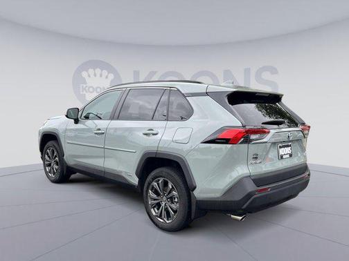 2022 Toyota RAV4 Hybrid XLE Premium