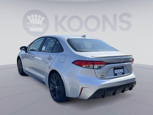 Classic Silver Metallic 2026 Toyota Corolla SE