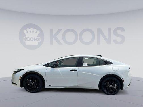 2025 Toyota Prius L