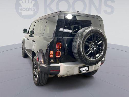 2025 Land Rover Defender 110 P300