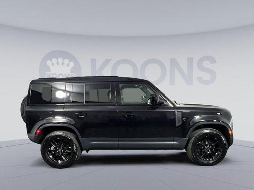 2025 Land Rover Defender 110 P300