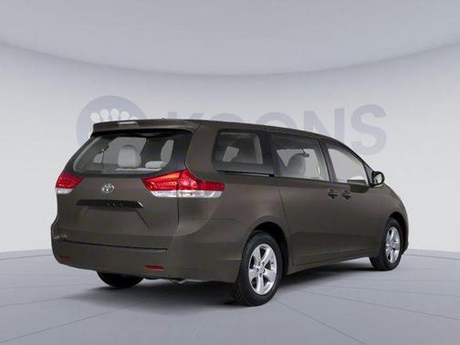 2013 Toyota Sienna LE