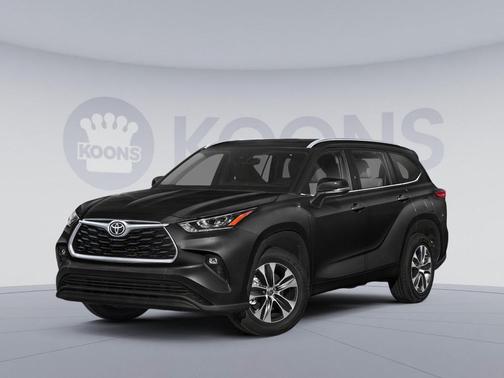 Celestial Silver Metallic 2021 Toyota Highlander XLE