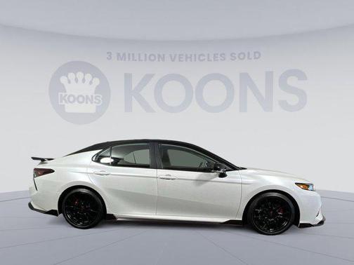 Wind Chill Pearl/Midnight Black Metallic 2021 Toyota Camry XSE