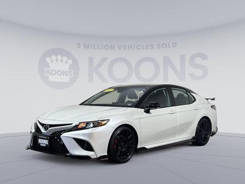 Wind Chill Pearl/Midnight Black Metallic 2021 Toyota Camry XSE