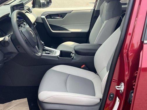 2025 Toyota RAV4 Hybrid XLE Premium