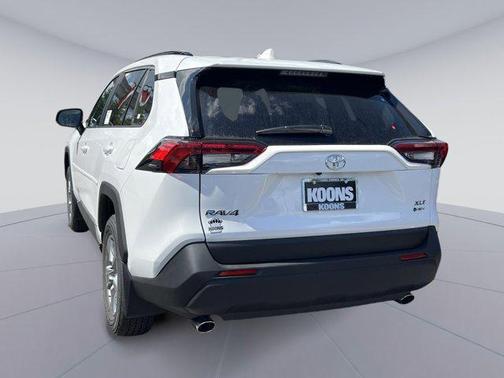 2025 Toyota RAV4 Hybrid XLE