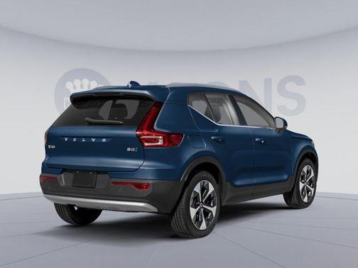2024 Volvo XC40 B5 Core Bright Theme