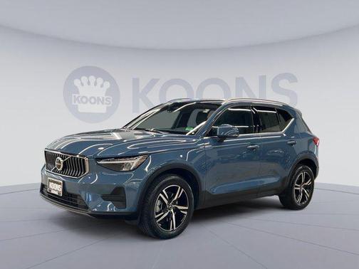 2024 Volvo XC40 B5 Core Bright Theme