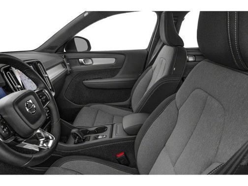 2024 Volvo XC40 B5 Core Bright Theme