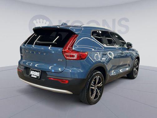 2024 Volvo XC40 B5 Core Bright Theme