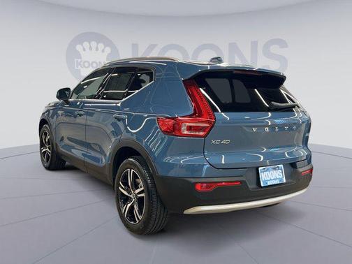 2024 Volvo XC40 B5 Core Bright Theme