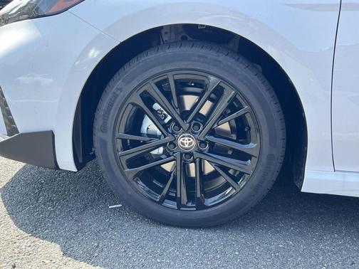Ice Cap 2026 Toyota Camry SE