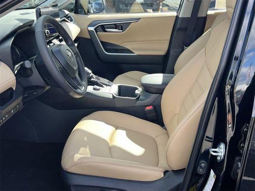 2025 Toyota RAV4 Hybrid XLE Premium