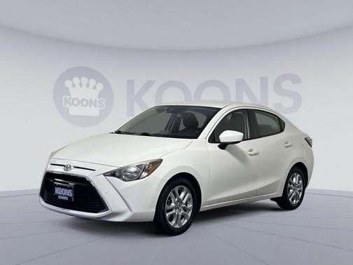 Frost 2017 Toyota Yaris iA Base