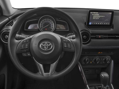 Frost 2017 Toyota Yaris iA Base