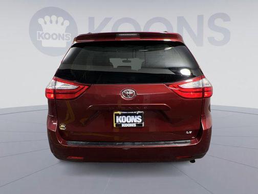 2015 Toyota Sienna LE