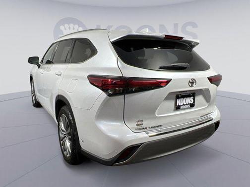 2022 Toyota Highlander Platinum