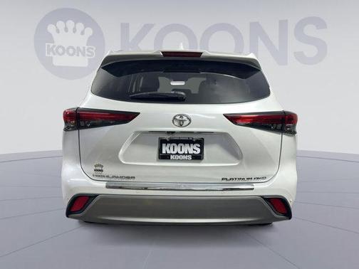 2022 Toyota Highlander Platinum