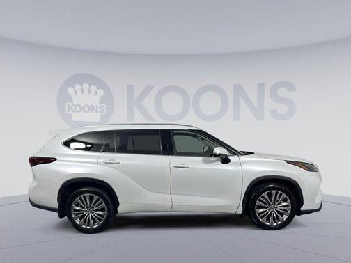 2022 Toyota Highlander Platinum