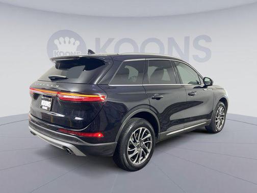 INFINITE BLACK MET CC 2022 Lincoln Corsair Standard