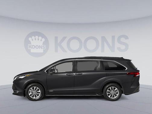 2025 Toyota Sienna XLE 7 Passenger