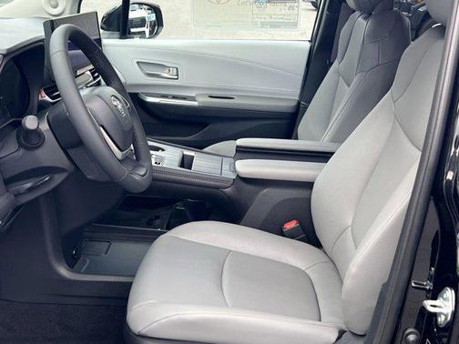 2025 Toyota Sienna XLE 7 Passenger