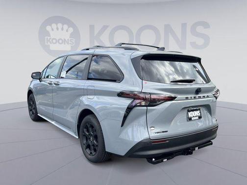 2025 Toyota Sienna Woodland Edition