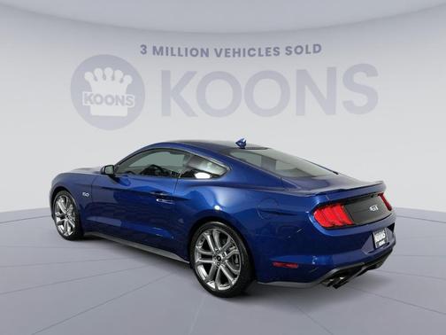 Photo 3 of 25 of 2022 Ford Mustang GT Premium