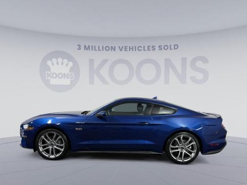 Photo 2 of 25 of 2022 Ford Mustang GT Premium