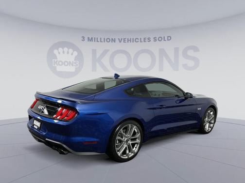 Photo 5 of 25 of 2022 Ford Mustang GT Premium