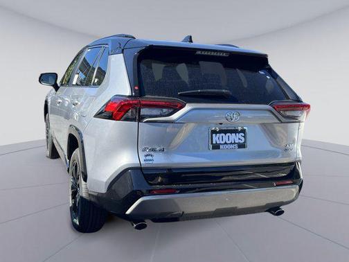 2025 Toyota RAV4 Hybrid SE