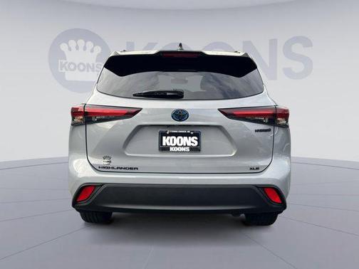 2024 Toyota Highlander Hybrid XLE