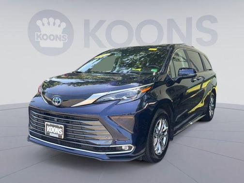 2024 Toyota Sienna Platinum 7 Passenger